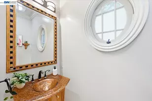 13388 Surrey Ln, Saratoga, CA 95070 - Photo 33