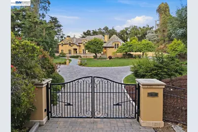13388 Surrey Ln, Saratoga, CA 95070 - Photo 5