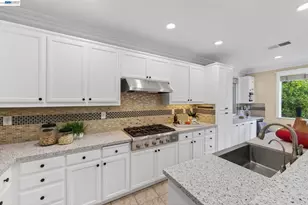 5345 Chesterfield Circle, Dublin, CA 94568 - Photo 9