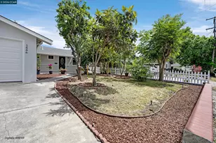 1446 Sunshine Dr, Concord, CA 94520 - Photo 3