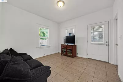 1010 4th St, Antioch, CA 94509 - Photo 9