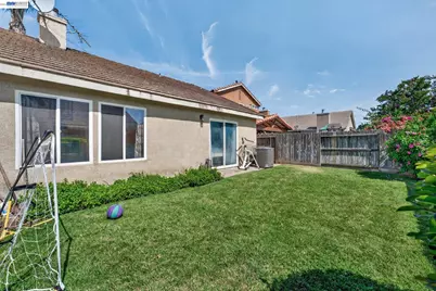 5912 Squire Wells Way, Riverbank, CA 95367 - Photo 25