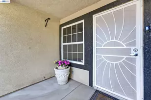 5912 Squire Wells Way, Riverbank, CA 95367 - Photo 3