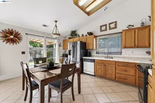 5912 Squire Wells Way, Riverbank, CA 95367 - Photo 7