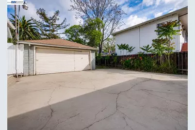 335 Saint John, San Jose, CA 95112 - Photo 21