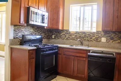 2260 90th Ave, Oakland, CA 94603 - Photo 11