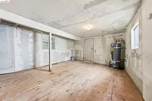 2217 24th St, Oakland, CA 94606 - Photo 29
