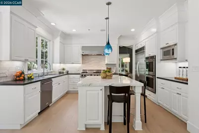 31 Sandy Ct, Orinda, CA 94563 - Photo 9
