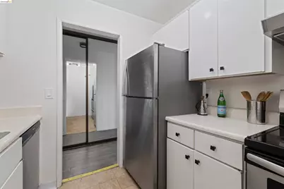 4 Admiral Dr #B430, Emeryville, CA 94608 - Photo 7