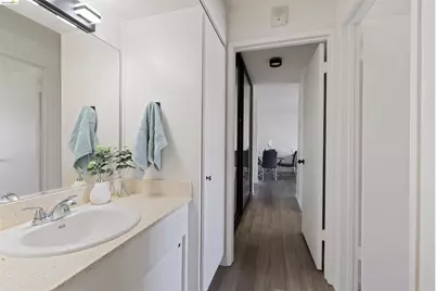4 Admiral Dr #B430, Emeryville, CA 94608 - Photo 13