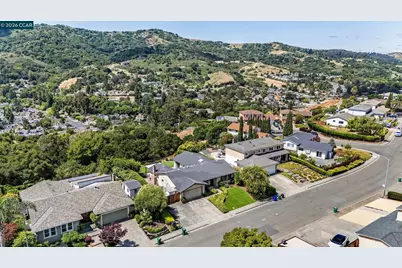 1372 Fascination Cir, Richmond, CA 94803 - Photo 37