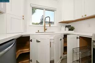 7556 Silvertree Ln, Dublin, CA 94568 - Photo 11