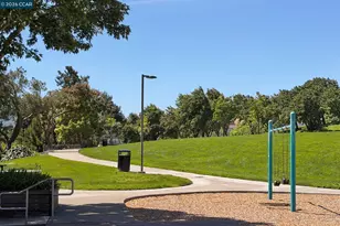 7556 Silvertree Ln, Dublin, CA 94568 - Photo 39
