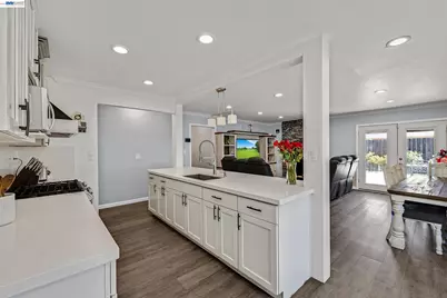 30532 Carroll Ave, Hayward, CA 94544 - Photo 9