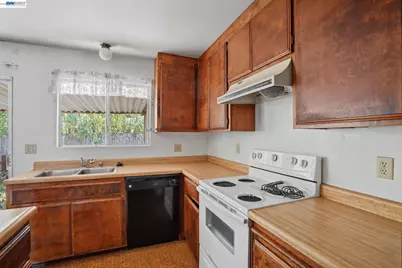 425 Coffield Ave, Napa, CA 94558 - Photo 13