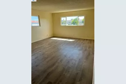 15588 Lorenzo Ave. #UPSTAIRS, San Lorenzo, CA 94580 - Photo 3