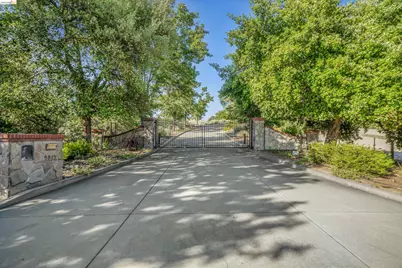 5885 Bruce Dr, Danville, CA 94506 - Photo 3