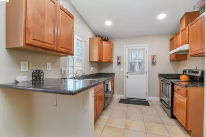 355 Hawthorne Dr, Tracy, CA 95376 - Photo 11