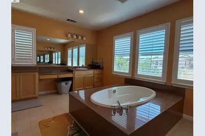 726 Escuela Dr, Mountain House, CA 95391 - Photo 19