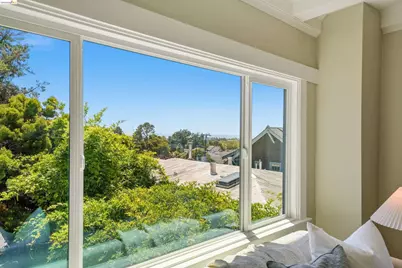 5765 Manila Ave, Oakland, CA 94618 - Photo 9