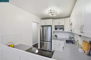 700 Suntree Ln, Pleasant Hill, CA 94523 - Photo 11