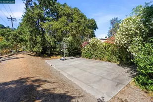 700 Suntree Ln, Pleasant Hill, CA 94523 - Photo 37
