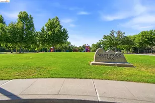 224 Amherst Ct, Vacaville, CA 95687 - Photo 35