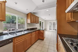 2465 Mountain View Dr, Concord, CA 94520 - Photo 15