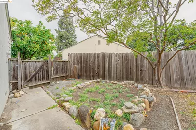 2465 Mountain View Dr, Concord, CA 94520 - Photo 39