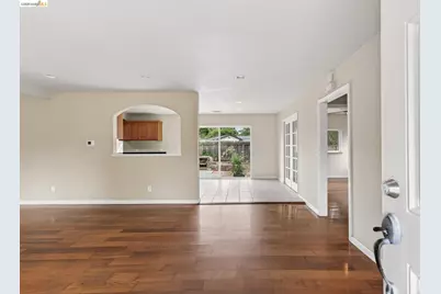 2465 Mountain View Dr, Concord, CA 94520 - Photo 5