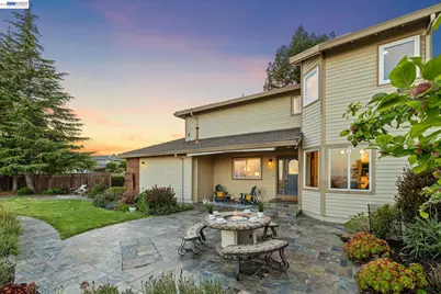5028 Crystal Ridge Court, Oakland, CA 94605 - Photo 9