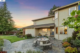 5028 Crystal Ridge Ct, Oakland, CA 94605 - Photo 9