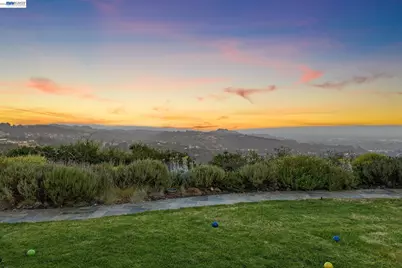 5028 Crystal Ridge Court, Oakland, CA 94605 - Photo 51