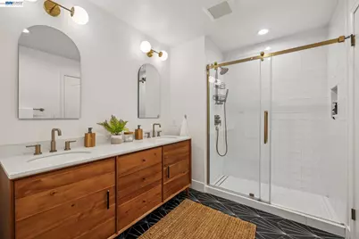 5028 Crystal Ridge Court, Oakland, CA 94605 - Photo 45