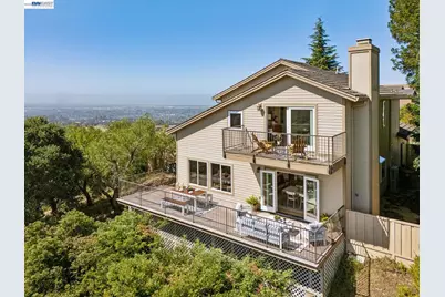 5028 Crystal Ridge Court, Oakland, CA 94605 - Photo 3