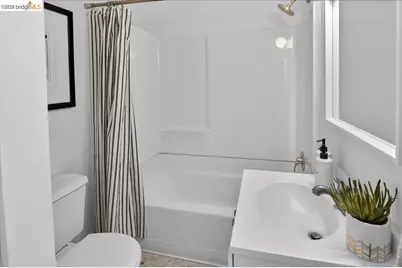 4030 Lusk St, Oakland, CA 94608 - Photo 19