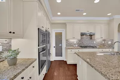 8012 Westport Cir, Discovery Bay, CA 94505 - Photo 7
