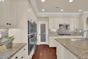 8012 Westport Cir, Discovery Bay, CA 94505 - Photo 7