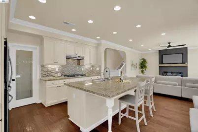 8012 Westport Cir, Discovery Bay, CA 94505 - Photo 9