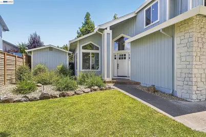 9111 Piccadilly Circle, Windsor, CA 95492 - Photo 3