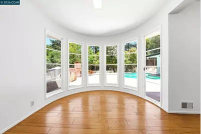 5828 Moraga Ave, Oakland, CA 94611 - Photo 15