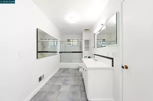5828 Moraga Ave, Oakland, CA 94611 - Photo 39