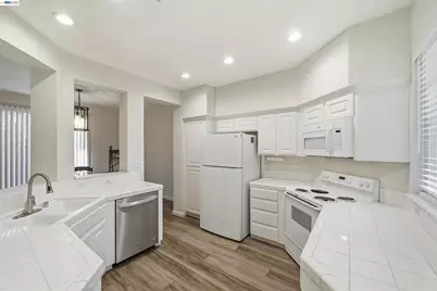 10856 Glengarry Lane, Dublin, CA 94568 - Photo 9