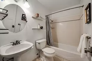 1070 Mercedes Ave, Los Altos, CA 94022 - Photo 19