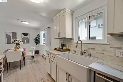 1070 Mercedes Ave #16, Los Altos, CA 94022 - Photo 17
