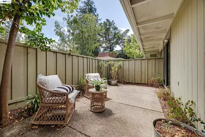 1070 Mercedes Ave #16, Los Altos, CA 94022 - Photo 31