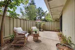 1070 Mercedes Ave, Los Altos, CA 94022 - Photo 31