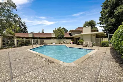 1070 Mercedes Ave #16, Los Altos, CA 94022 - Photo 33