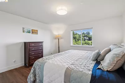 6153 Girvin Dr, Oakland, CA 94611 - Photo 57