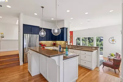 6153 Girvin Dr, Oakland, CA 94611 - Photo 13